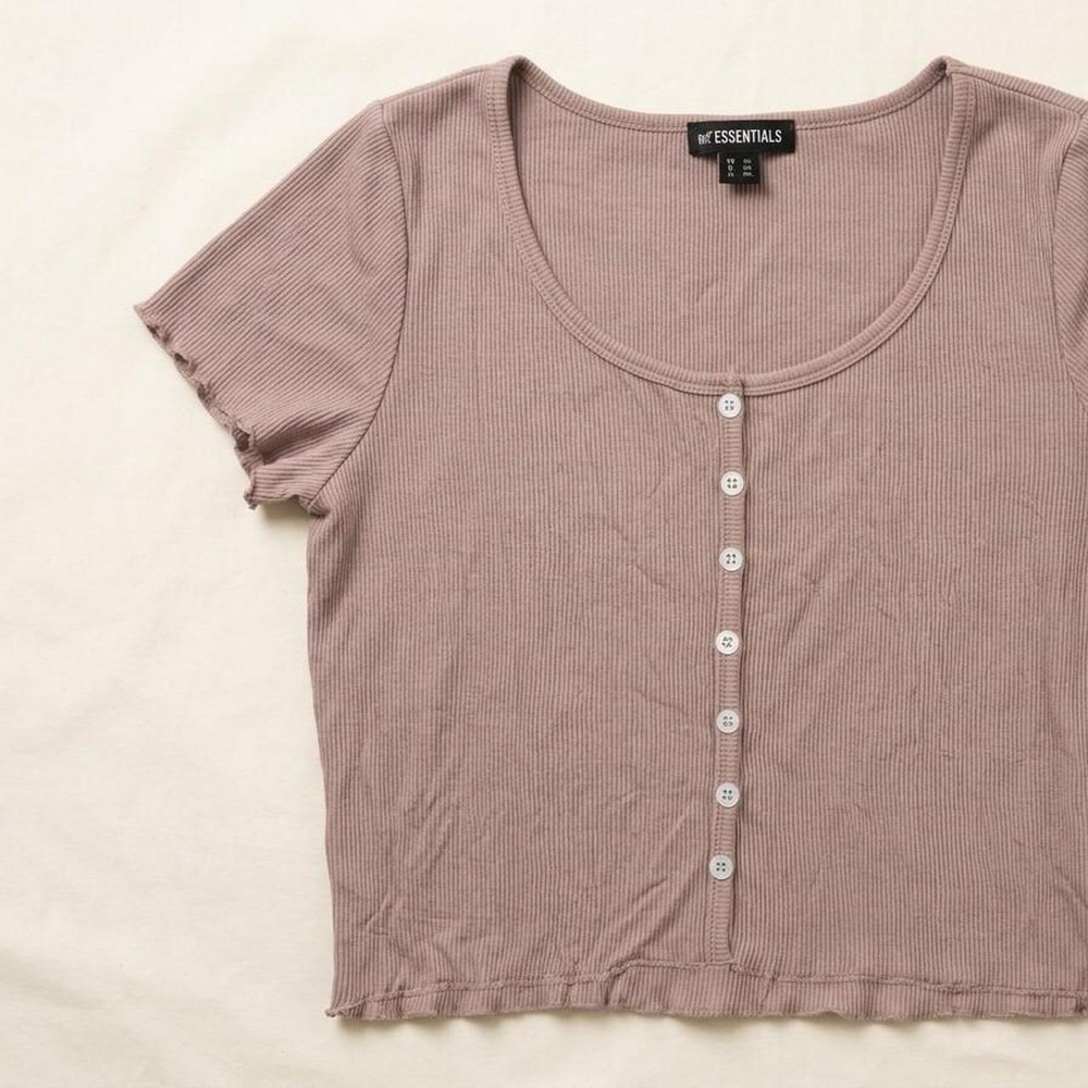 SWS Essentials Ribbed Button Front Scoop Neck Lettuce Edge Crop Top Mauve XL